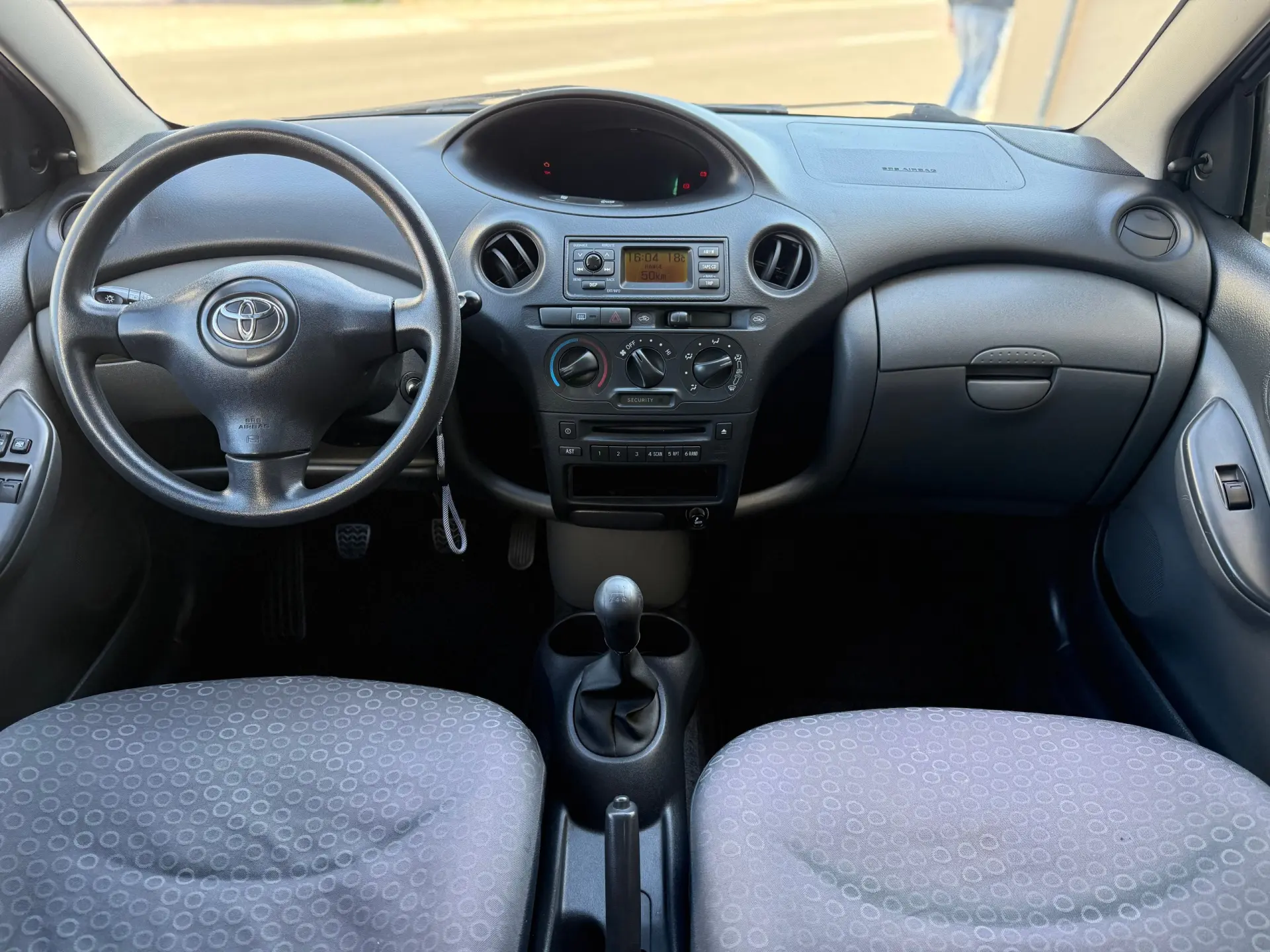 Toyota Yaris 1.0 Luna ABS+CD 9