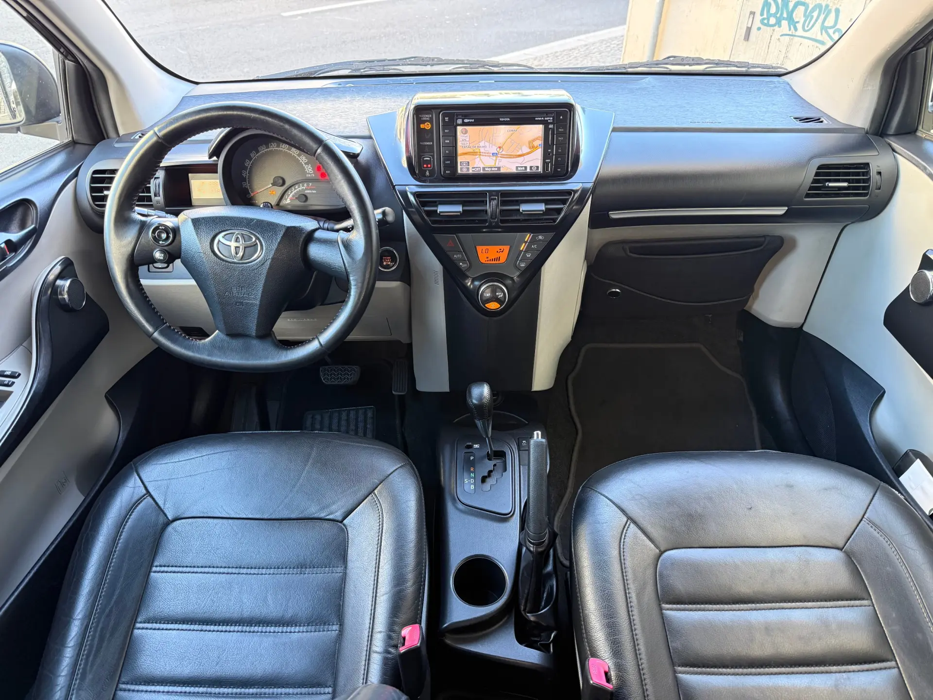 Toyota iQ 1.33 VVT-i 2 MultiDrive EP+NAVI+Bluetooth 10