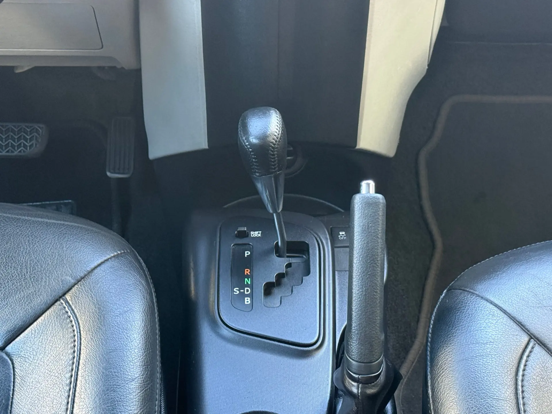 Toyota iQ 1.33 VVT-i 2 MultiDrive EP+NAVI+Bluetooth 13
