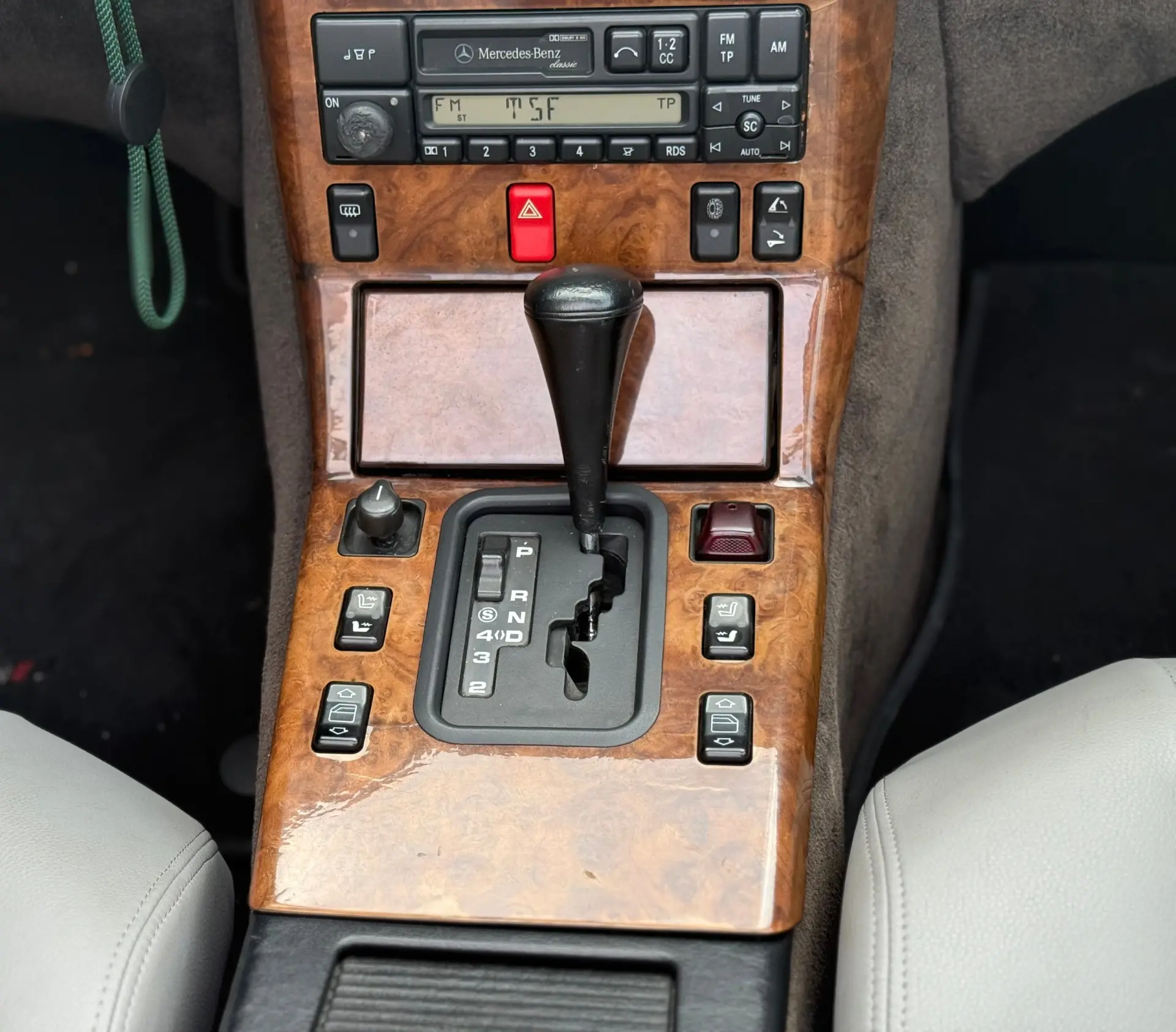 Mercedes-Benz SL 300 17