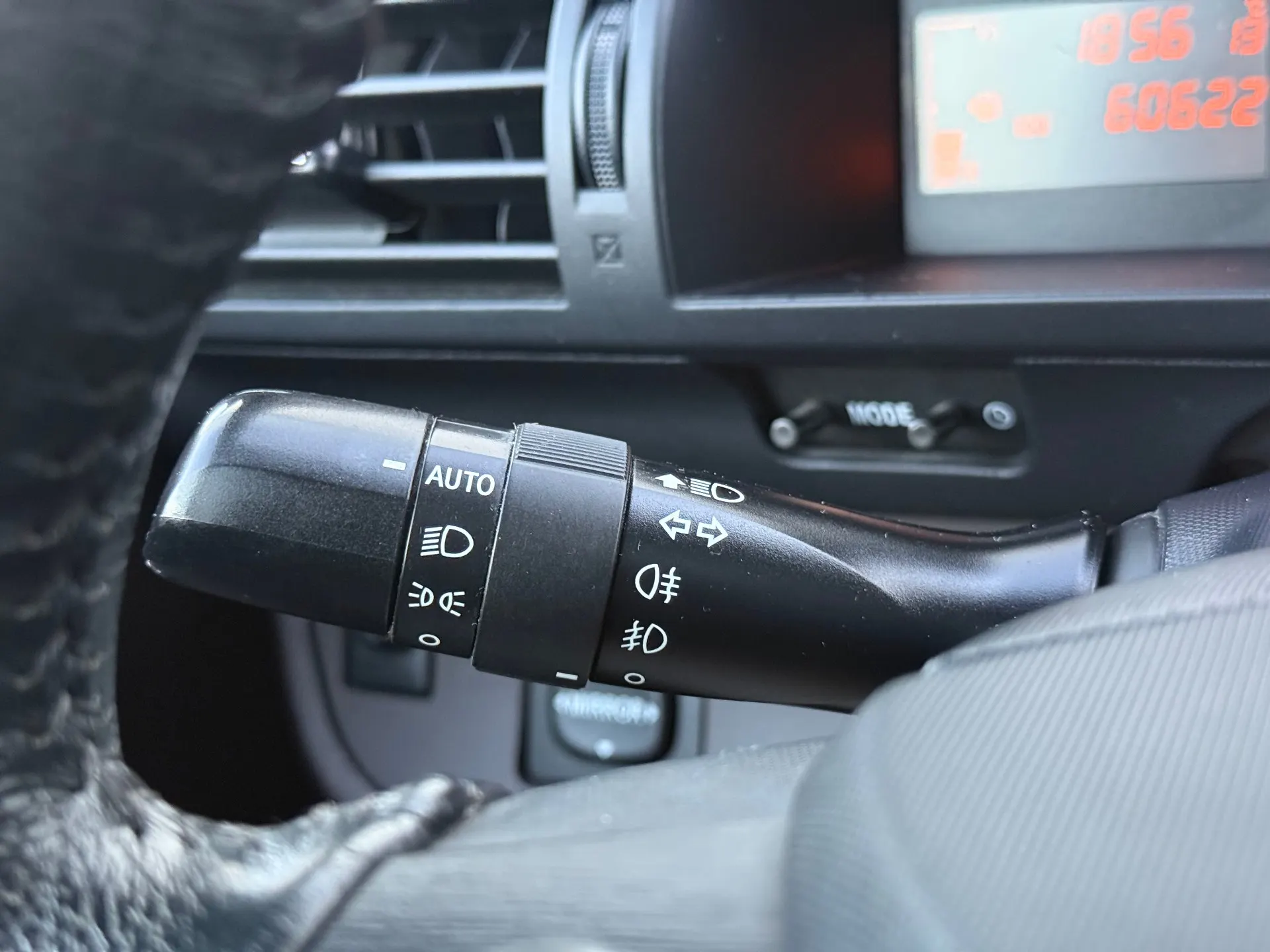 Toyota iQ 1.33 VVT-i 2 NAVI+Bluetooth 15