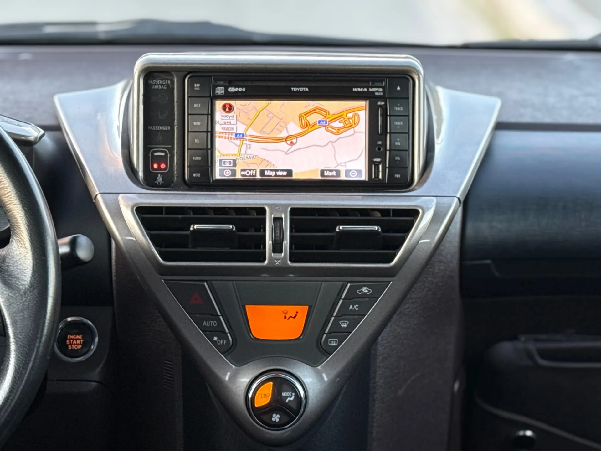 Toyota iQ 1.33 VVT-i 2 NAVI+Bluetooth 9