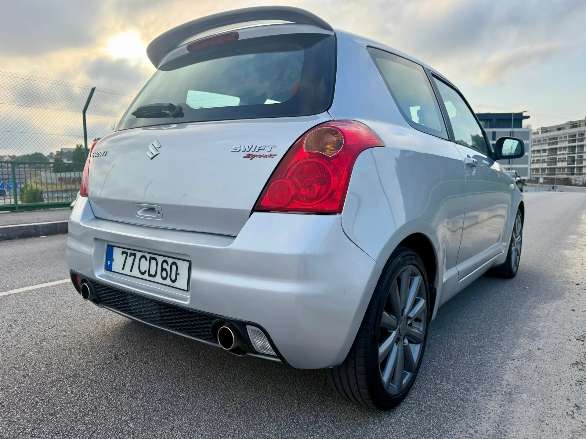 Suzuki Swift 1.6 VVT Sport 4