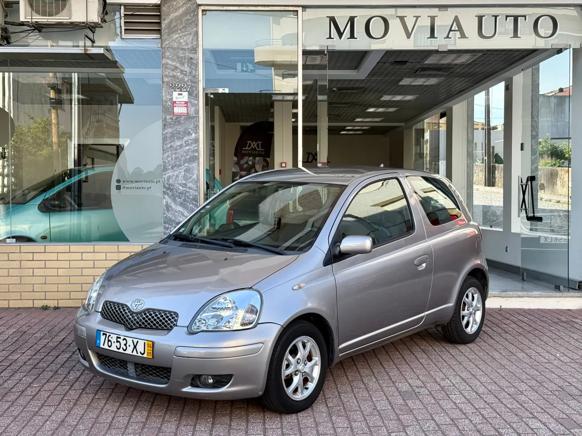 Toyota Yaris 1.0 Sol MMT AC 1