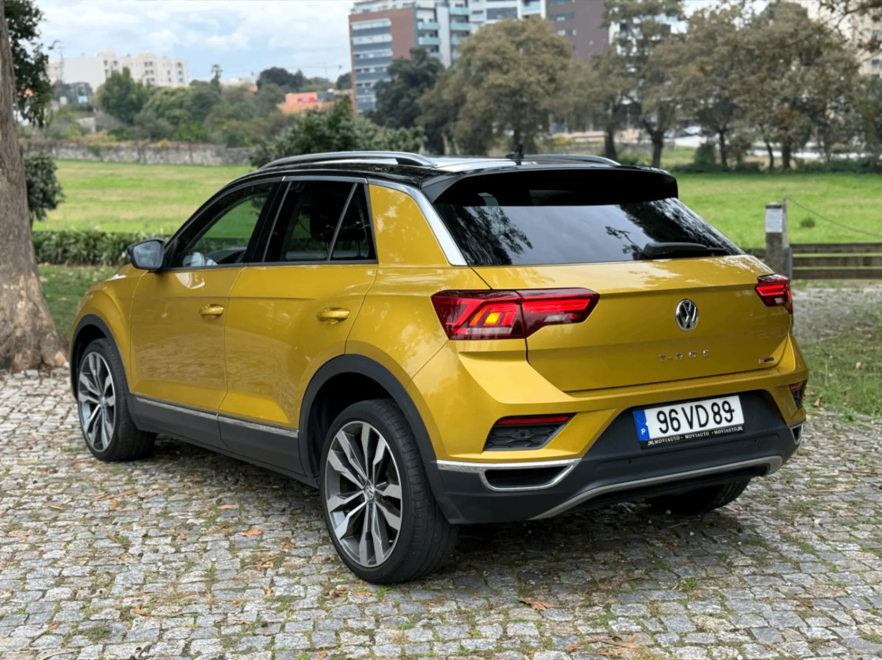 Volkswagen T-Roc 2.0 TDI Sport DSG 4Motion 2