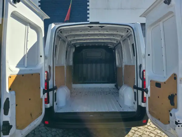 Renault Master 2.3 dCi L1H1 3.3T 23