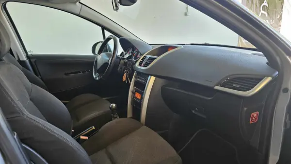 Peugeot 207 SW 1.4 VTi Sportium 42