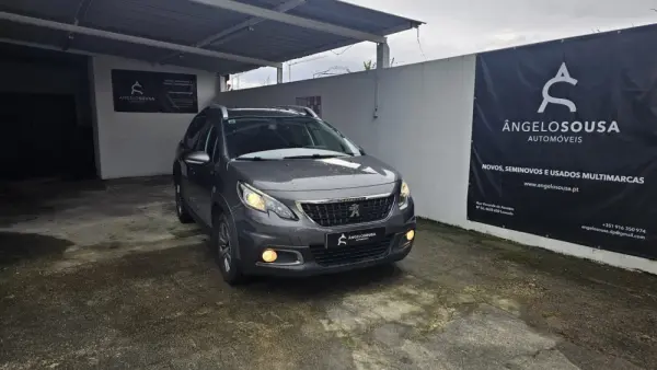 Peugeot 2008 1.2 PureTech Signature 11