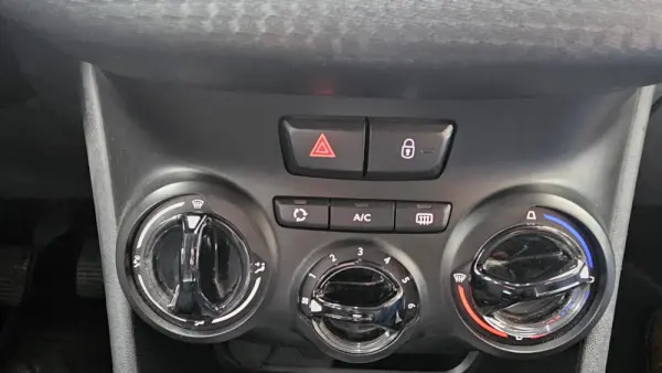 Peugeot 2008 1.2 PureTech Signature 40