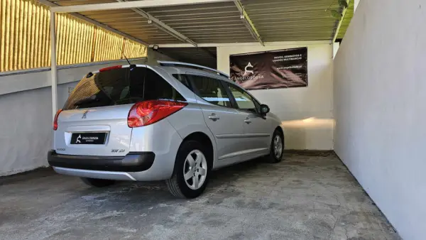 Peugeot 207 SW 1.4 VTi Sportium 25