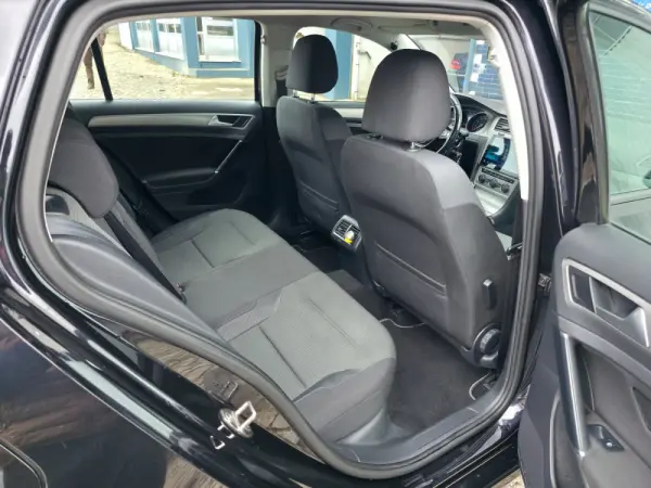 Volkswagen Golf 1.6 TDi GPS Edition 29