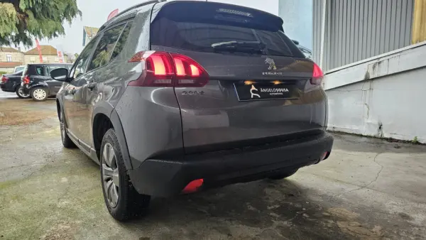 Peugeot 2008 1.2 PureTech Signature 18