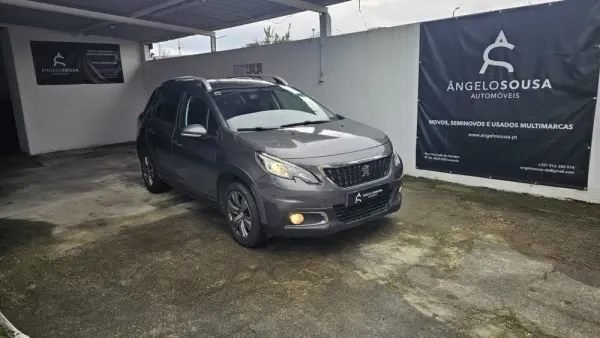 Peugeot 2008 1.2 PureTech Signature 9