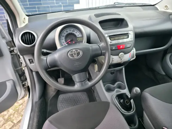 Toyota Aygo 1.0 Style Pack 23