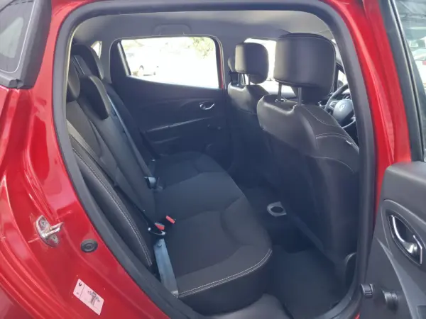 Renault Clio 0.9 TCE Dynamique S 23