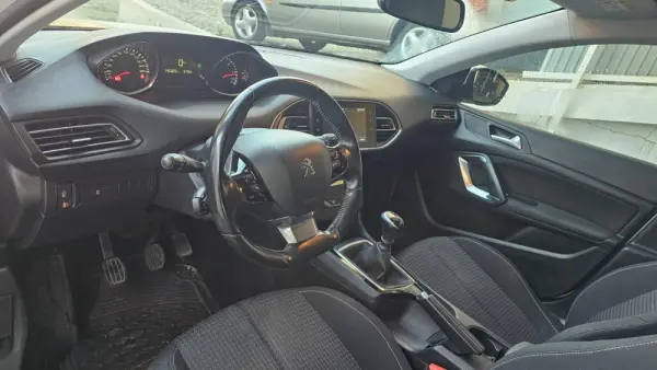 Peugeot 308 1.5 BlueHDi Style 17