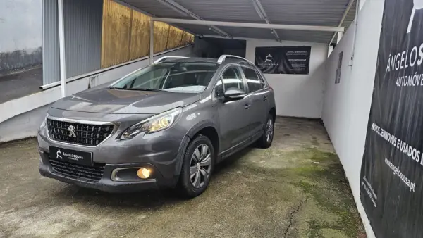 Peugeot 2008 1.2 PureTech Signature 10