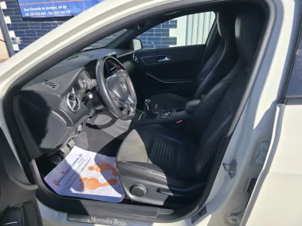 Mercedes-Benz A 180 d AMG Line 19