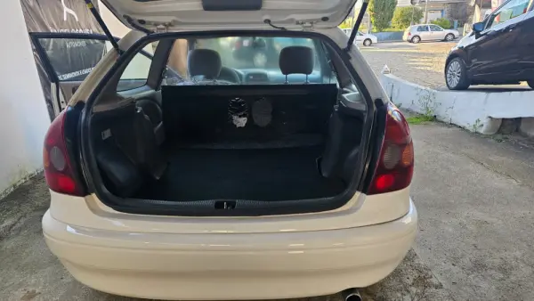 Toyota Corolla 2.0 D-4D Sol 14