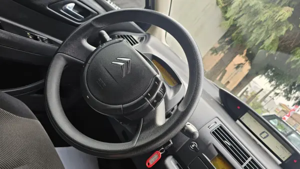 Citroen C4 1.4 16V SX 17