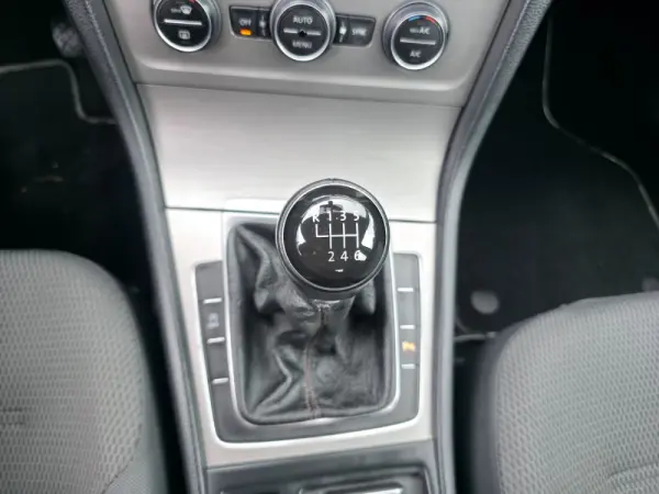 Volkswagen Golf 1.6 TDi GPS Edition 26