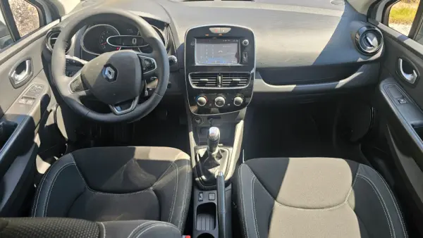 Renault Clio Sport Tourer 23