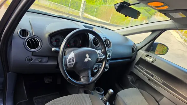 Mitsubishi Colt 1.3 Invite CA 29