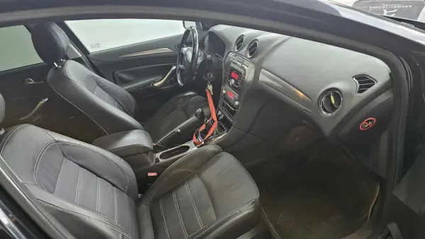 Ford Mondeo SW 1.8 TDCi Titanium 38
