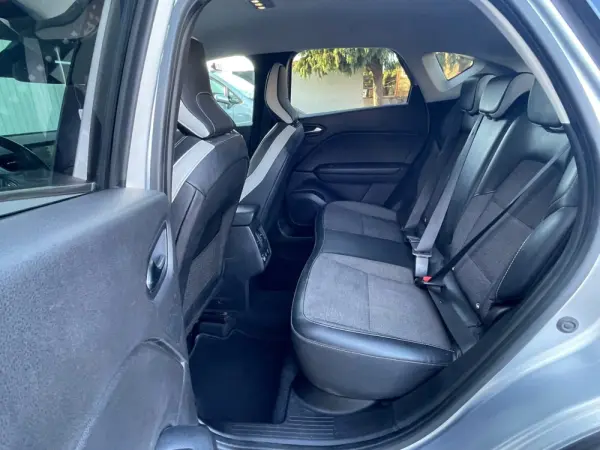 Renault Captur 1.0 TCe Intens 36