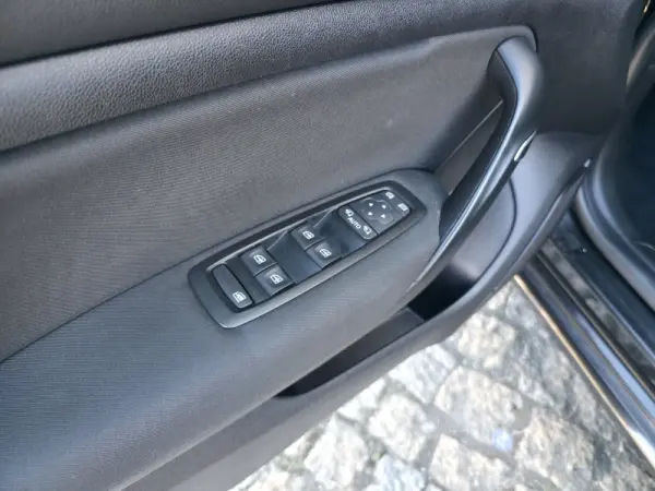Renault Mégane Sport Tourer 1.5 Blue dCi Limited EDC 23