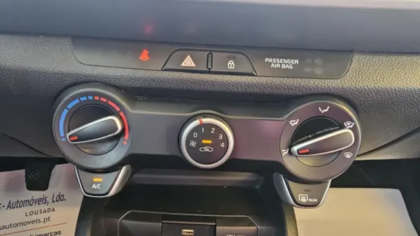 Kia Stonic 1.2 Dynamic 54