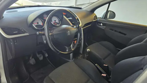 Peugeot 207 SW 1.4 VTi Sportium 36