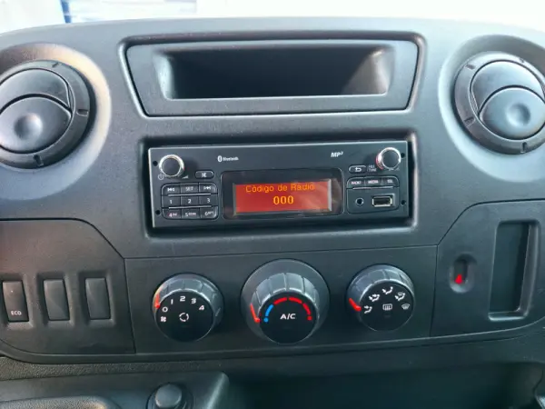 Renault Master 2.3 dCi L1H1 3.3T 32