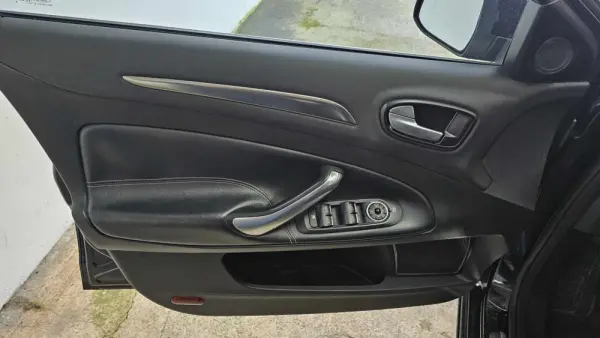 Ford Mondeo SW 1.8 TDCi Titanium 41