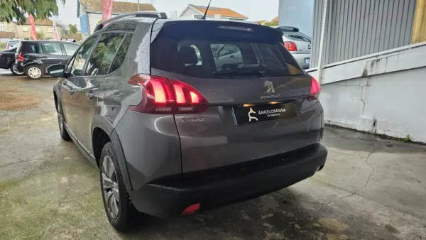 Peugeot 2008 1.2 PureTech Signature 17