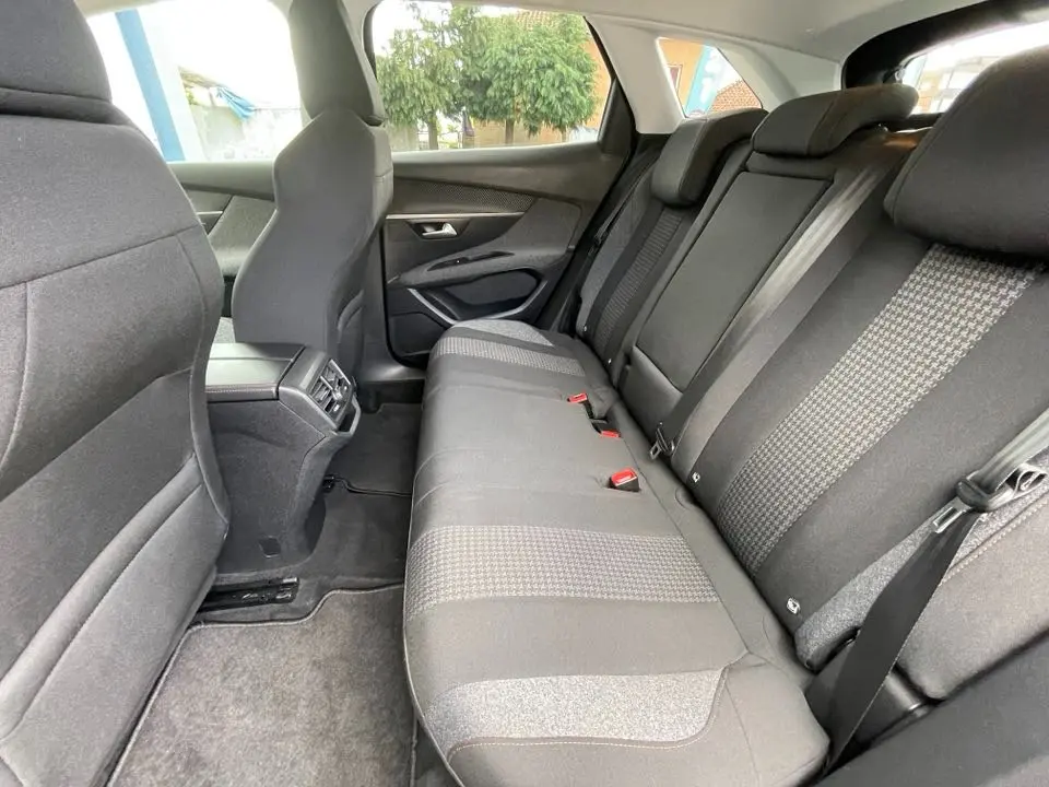 Peugeot 3008 1.5 BlueHDi Active Pack 24