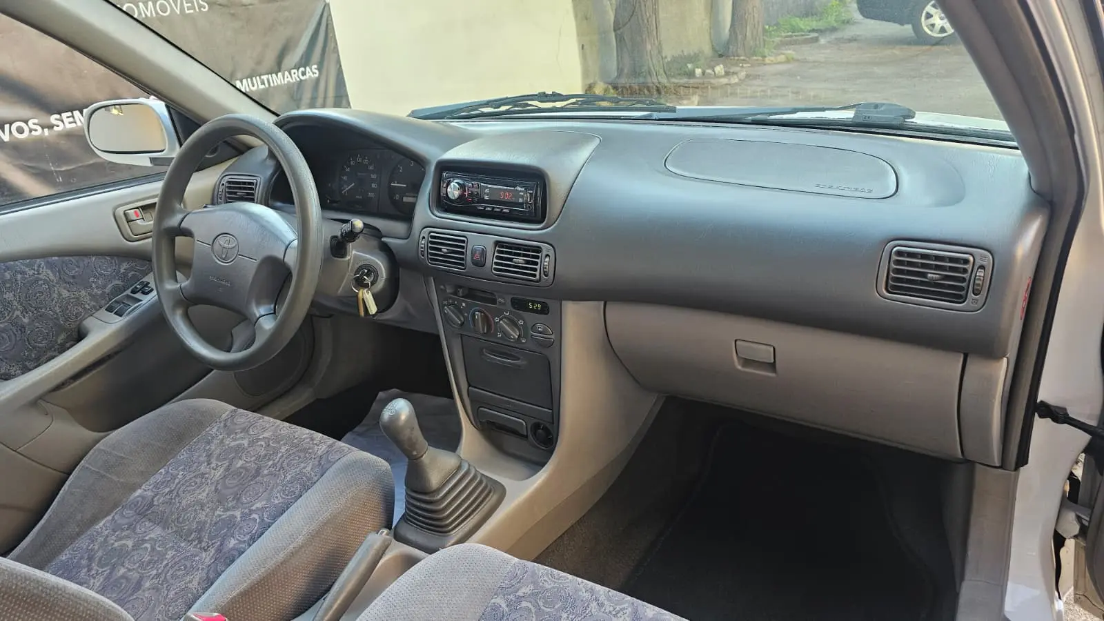 Toyota Corolla 2.0 D-4D Sol 28