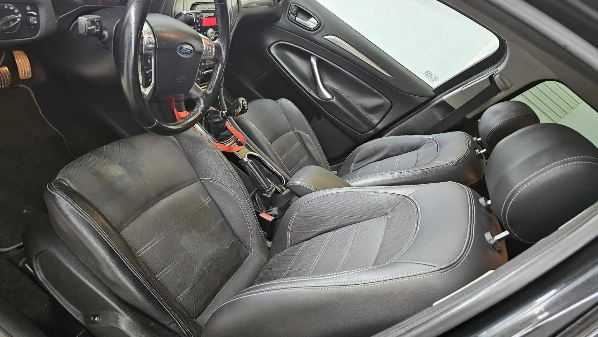 Ford Mondeo SW 1.8 TDCi Titanium 54