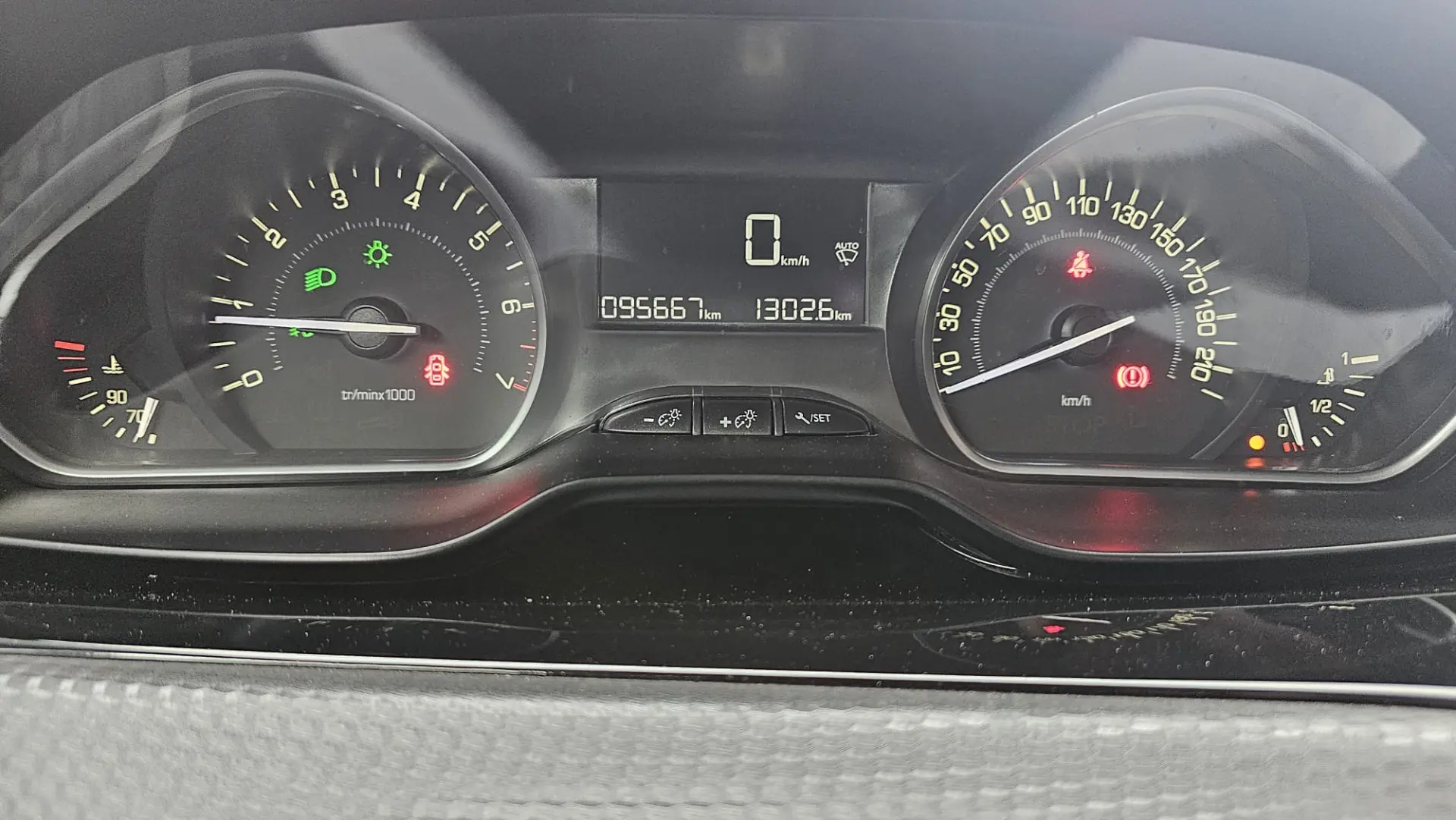 Peugeot 2008 1.2 PureTech Signature 35