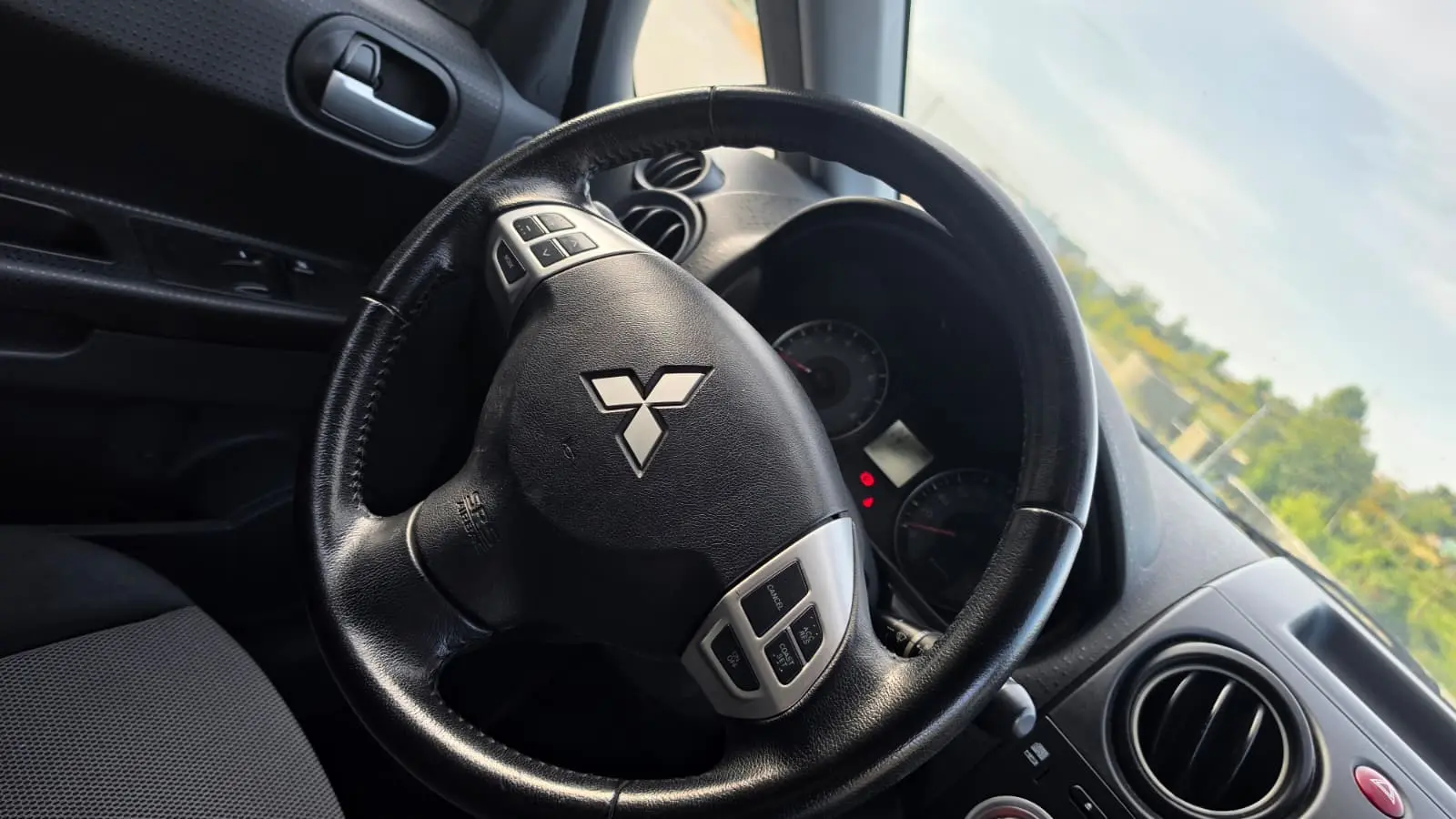 Mitsubishi Colt 1.3 Invite CA 17