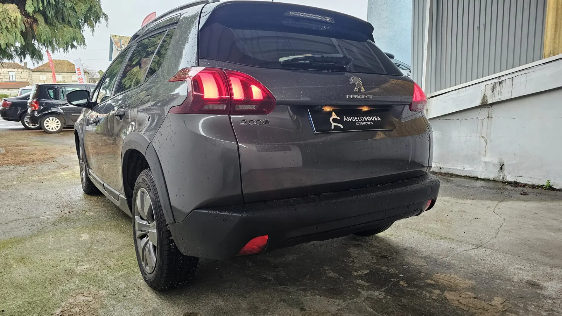 Peugeot 2008 1.2 PureTech Signature 18
