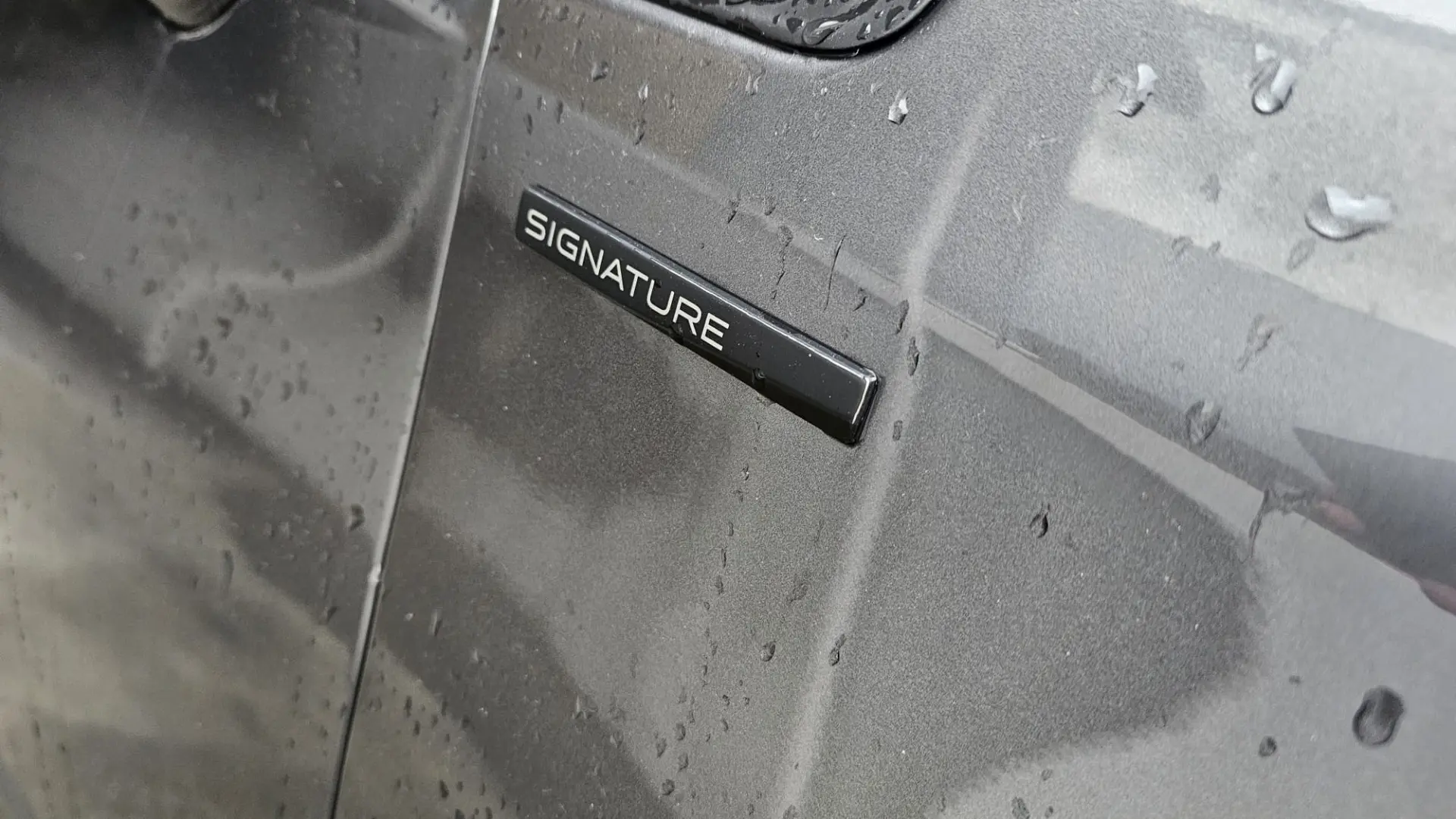 Peugeot 2008 1.2 PureTech Signature 48