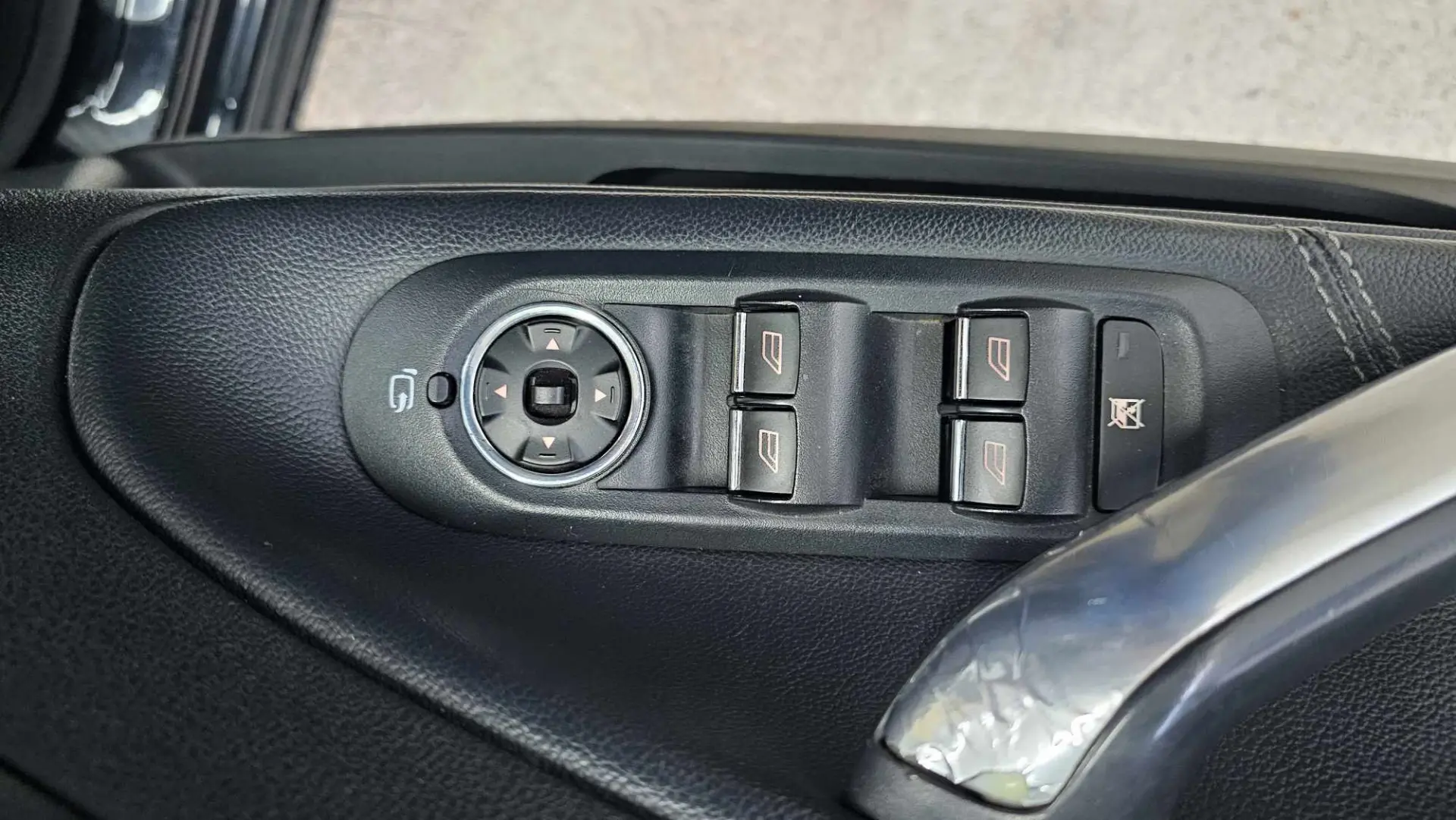 Ford Mondeo SW 1.8 TDCi Titanium 39