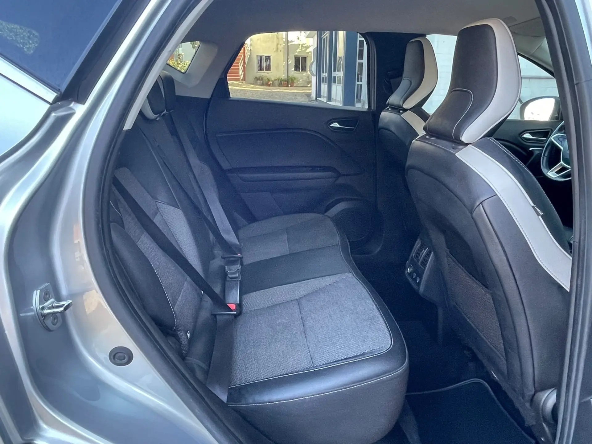 Renault Captur 1.0 TCe Intens 39