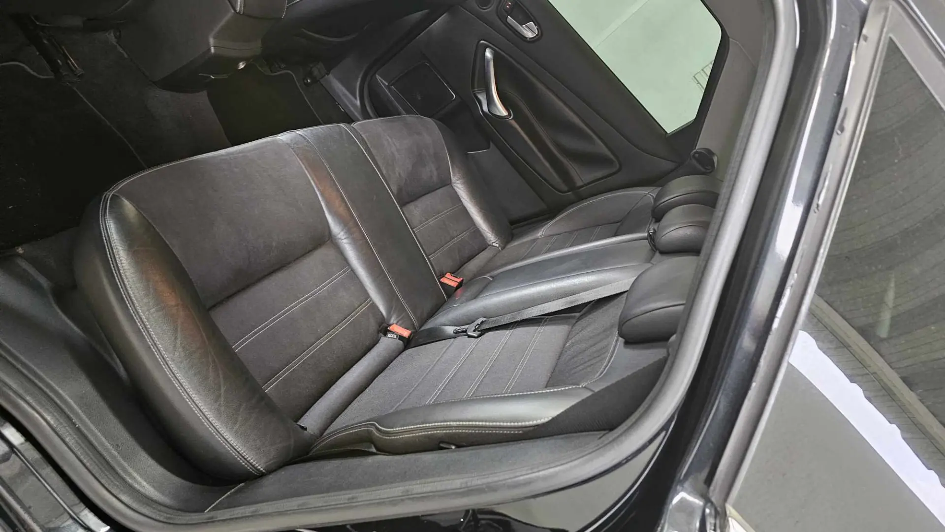 Ford Mondeo SW 1.8 TDCi Titanium 44