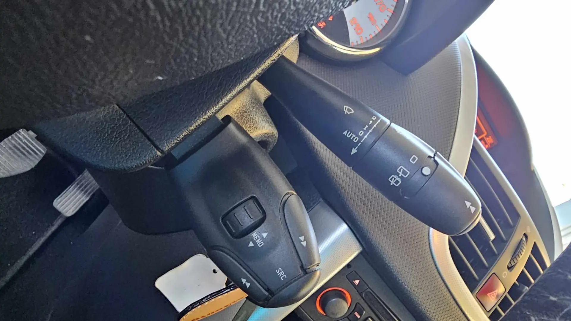 Peugeot 207 SW 1.4 VTi Sportium 28