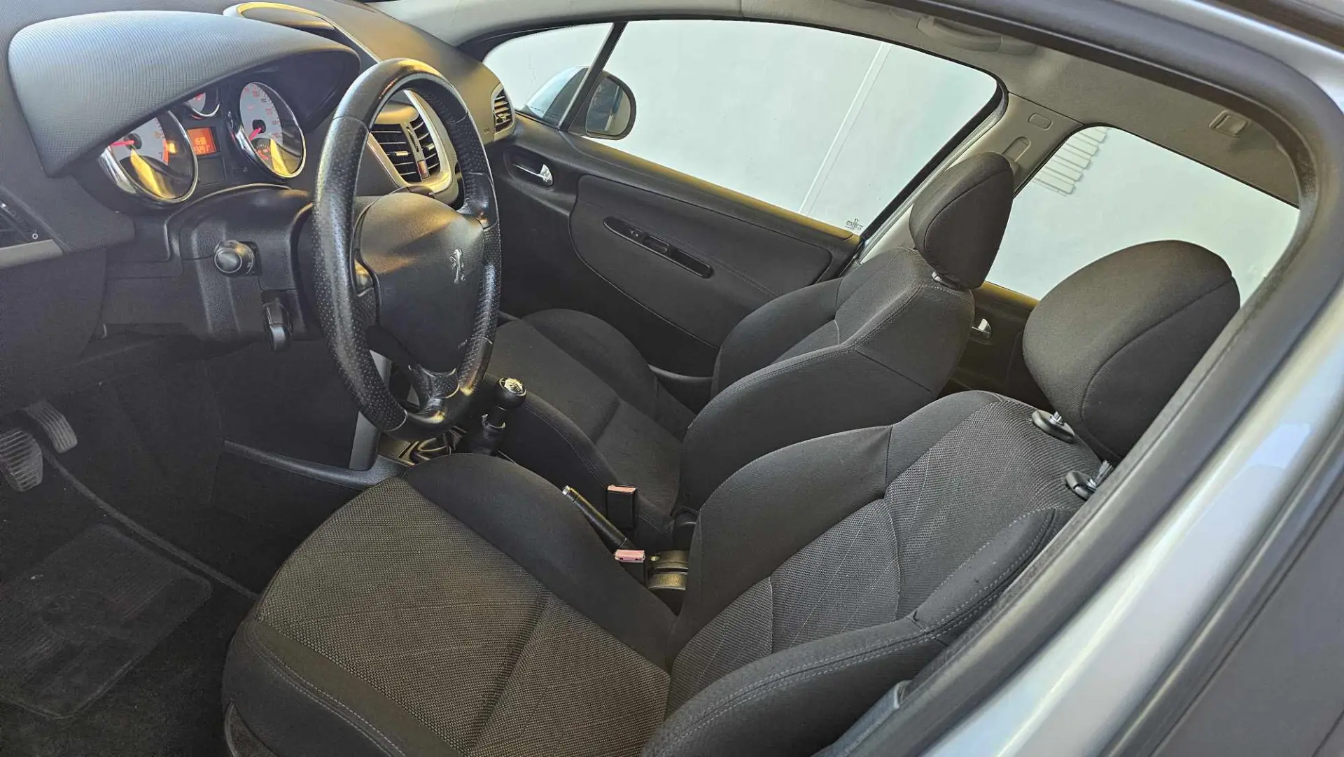Peugeot 207 SW 1.4 VTi Sportium 35