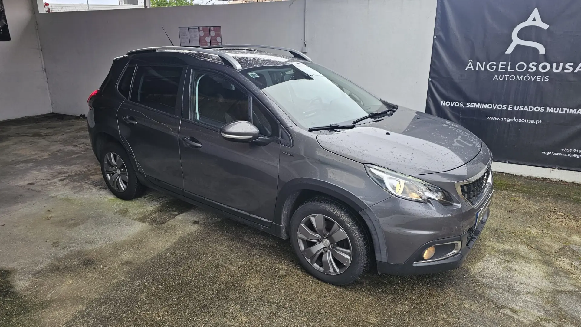 Peugeot 2008 1.2 PureTech Signature 4