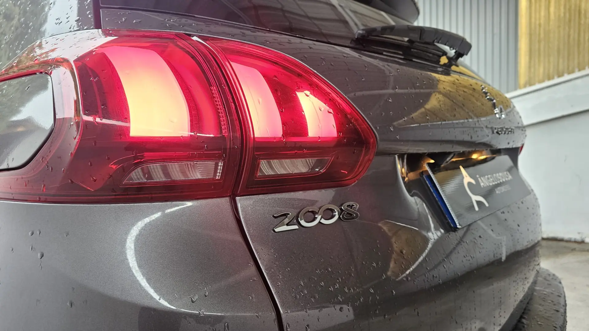 Peugeot 2008 1.2 PureTech Signature 13