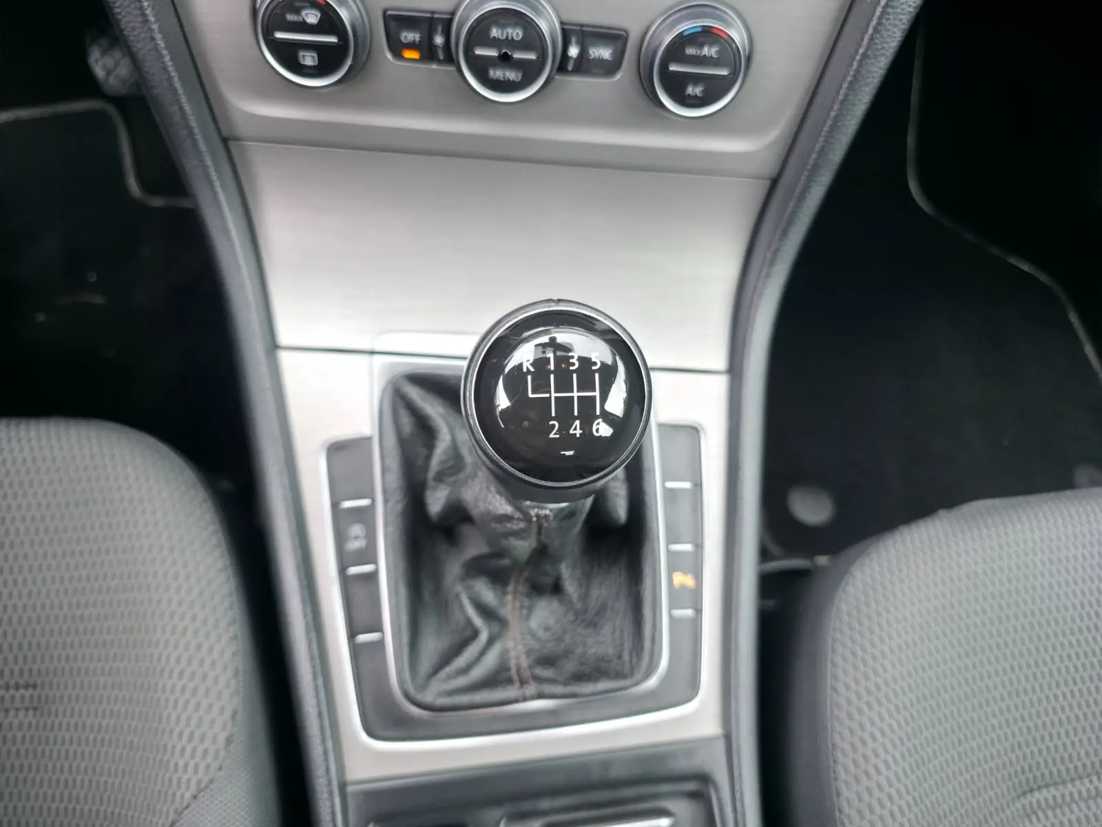 Volkswagen Golf 1.6 TDi GPS Edition 26